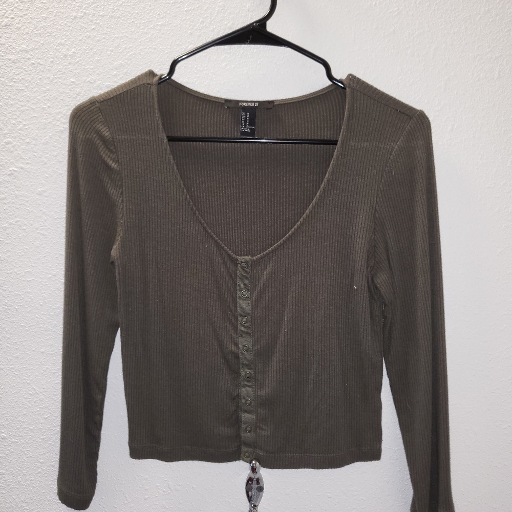 Green long sleeve crop top